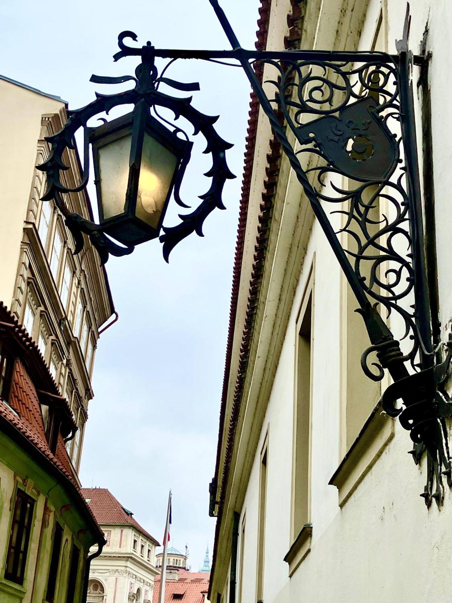 Apartment Romantic Near Charles Bridge
