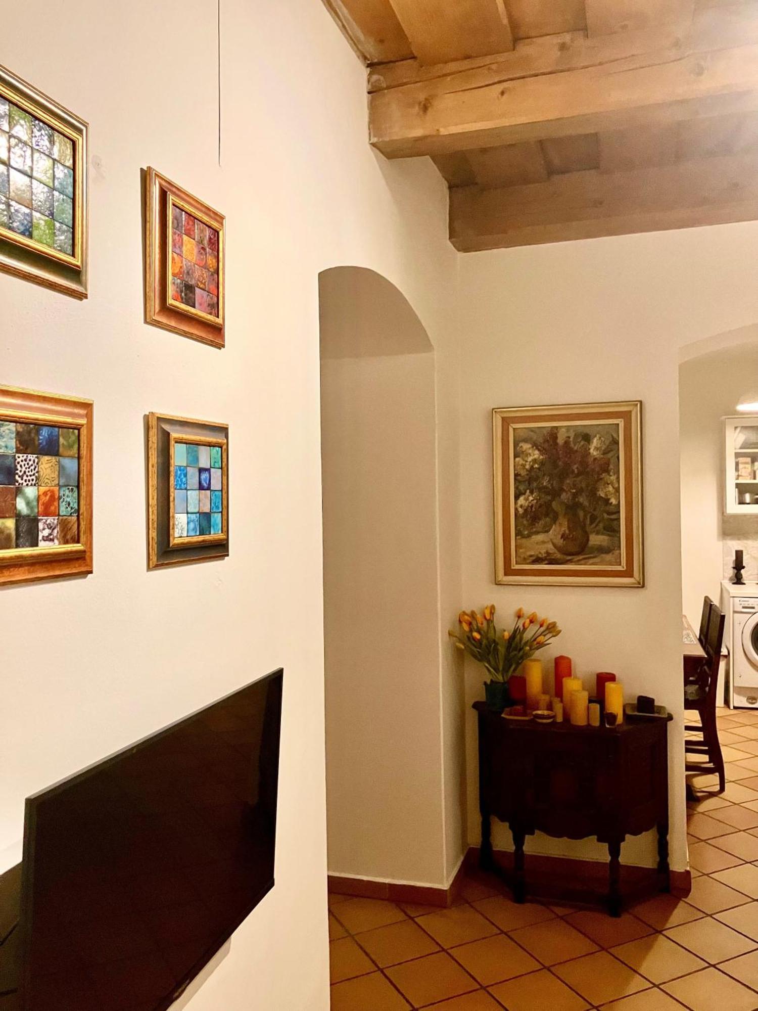 Apartment Romantic Near Charles Bridge *